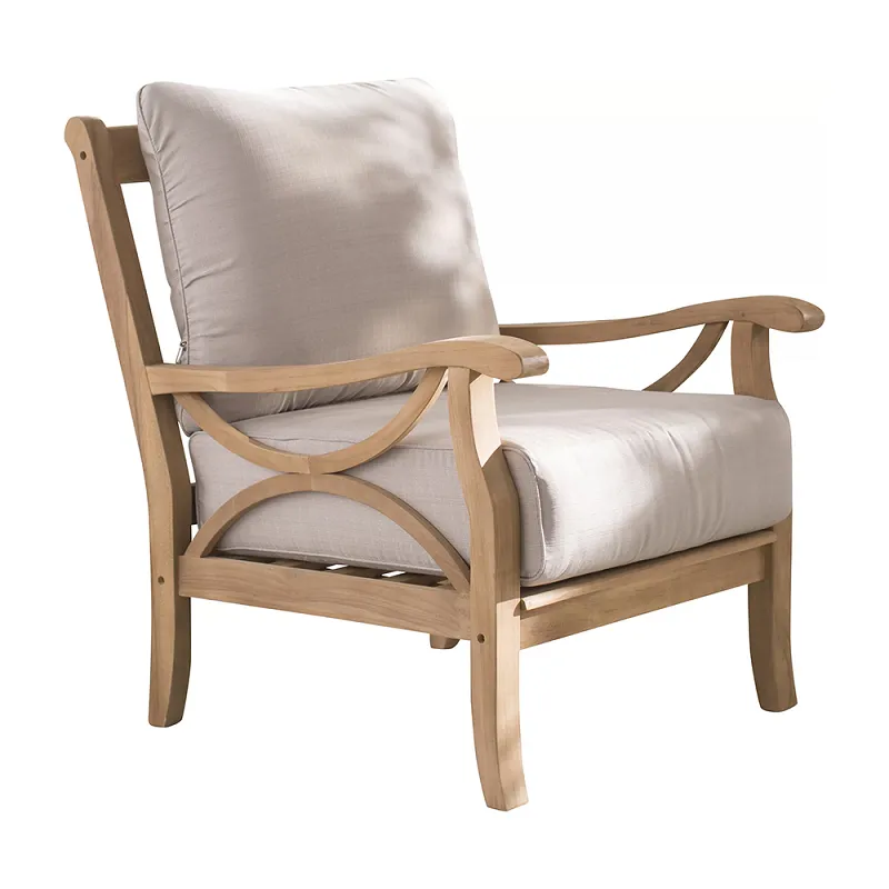 Cadeiras de madeira e lona para área externa